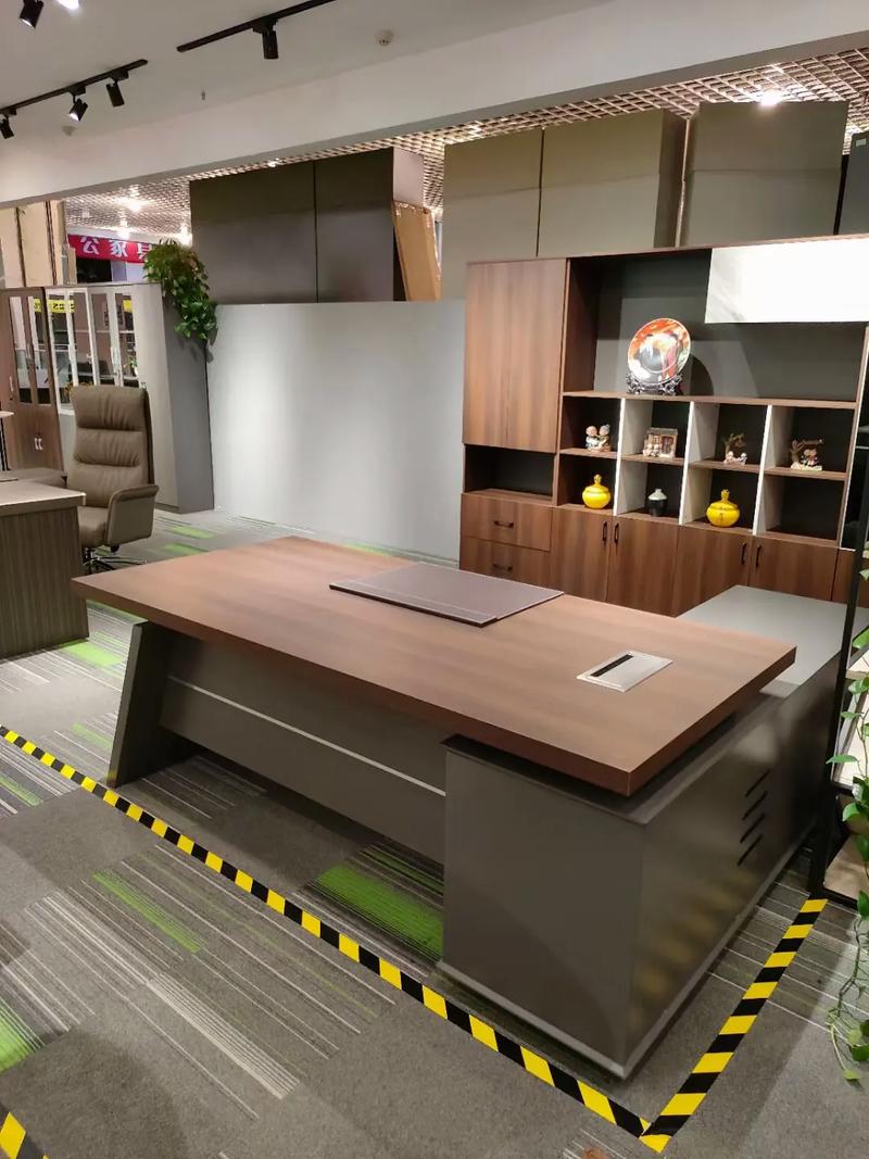 小办公家具厂急招临时工 排钻师傅、雕刻机师傅，能干十天，办公用品
